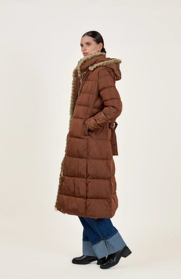 Long manteau matelassé luxueux marron 