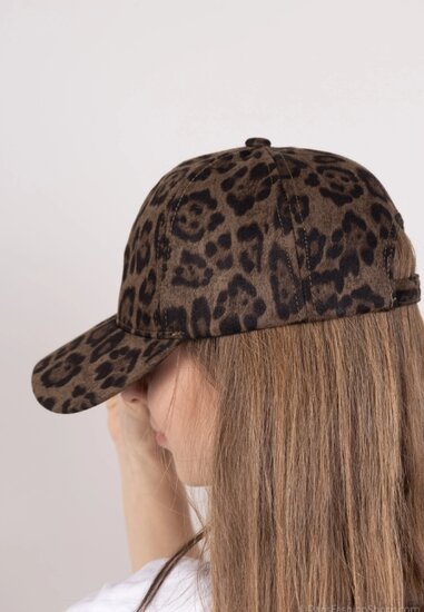Kaki groene pet in leopardprint