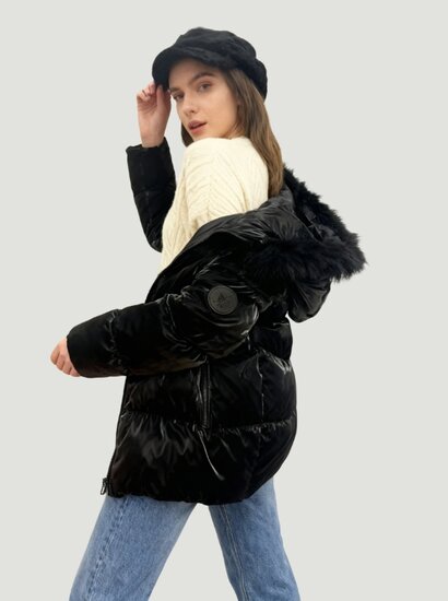 Sportieve korte zwarte pufferjas met glans