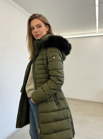 Stijlvolle kaki groene midi pufferjas