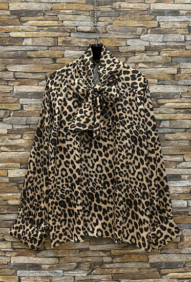 Chique blouse in satijn met leopard print