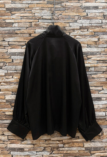 Trendy zwarte blouse in satijn
