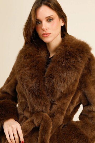 Bruine midi luxe mantel in faux fur  
