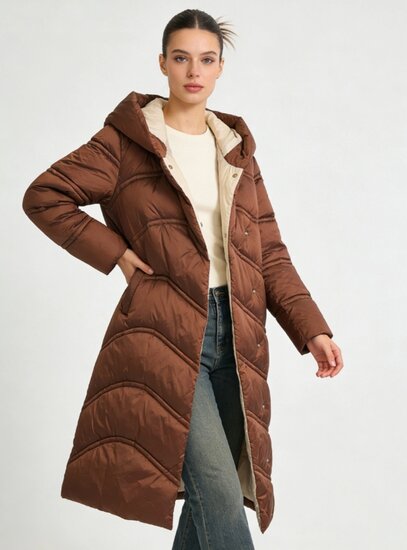 Bruine lange stijlvolle pufferjas