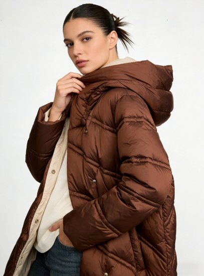 Bruine lange stijlvolle pufferjas