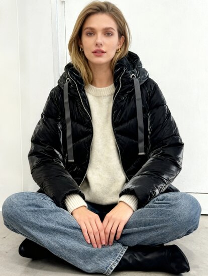 Trendy zwarte korte down jacket