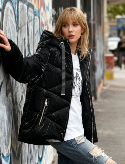 Trendy zwarte korte down jacket