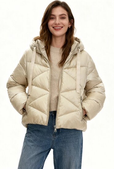 Trendy beige korte down jacket