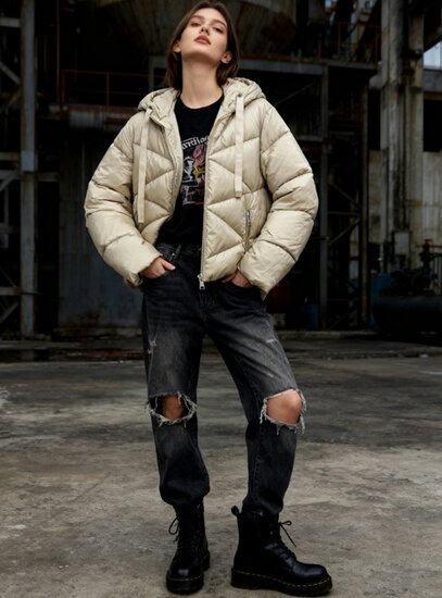 Trendy beige korte down jacket