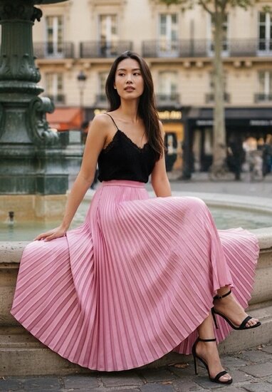 Lange rose plooirok in ultrazacht satijn