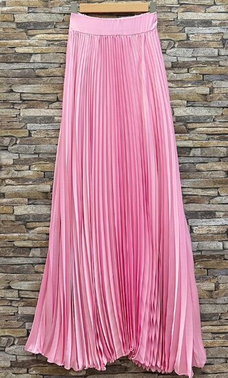 Lange rose plooirok in ultrazacht satijn