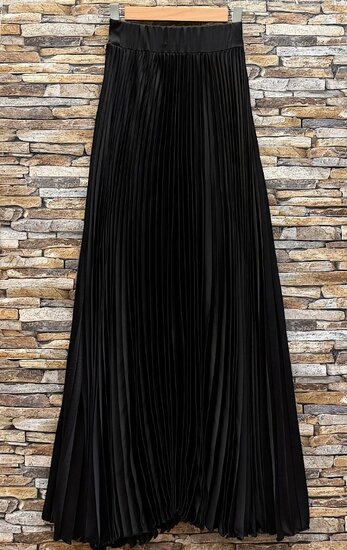 Lange donker blauwe plooirok in ultrazacht satijn