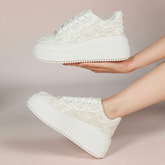 Witte lage sneaker Ceska  