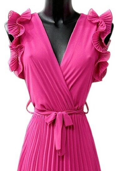Elegante fuchsia plisse maxi jurk.