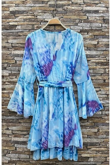 Prachtige korte blauwe wikkeljurk met bloemenprint