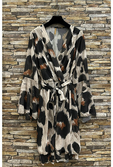 Prachtige korte luipaard mix wikkeljurk met print 