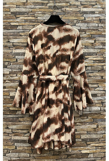 Prachtige korte marron bruine-beige wikkeljurk met  print 