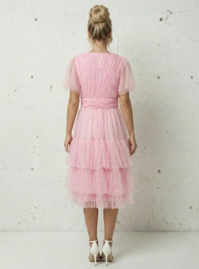 Magnifique lange gelaagde fijne chiffon jurk in rose kleur