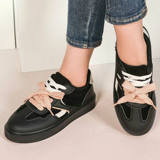 Zwarte lage sneaker Lisinka