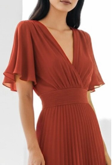 Stijlvolle terracotta maxi plisse jurk 