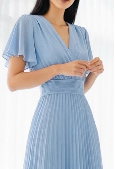 Stijlvolle licht blauwe maxi plisse jurk 