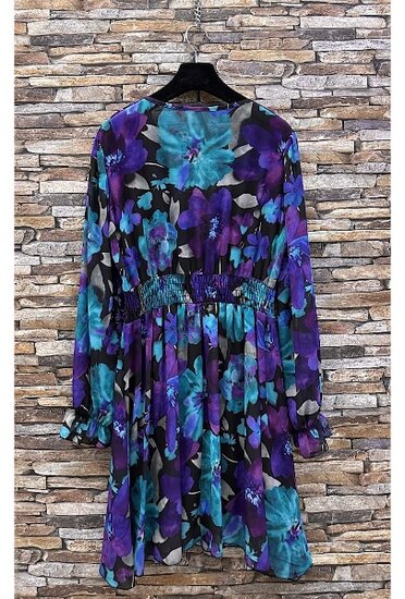 Mooie korte blauw-purperen colours jurk met bloemen print