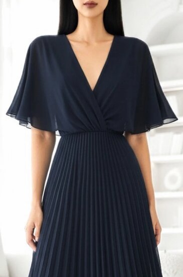 Elegante donker blauwe maxi plisse jurk 