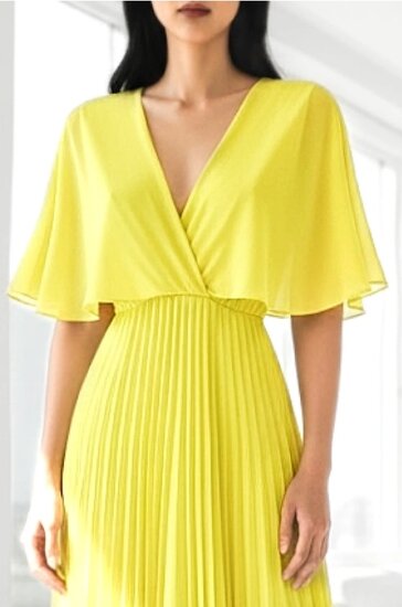 Elegante gele maxi plisse jurk 