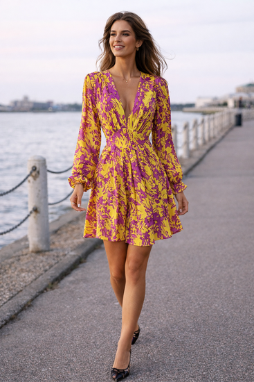 Mooie korte geel-mauve jurk met print