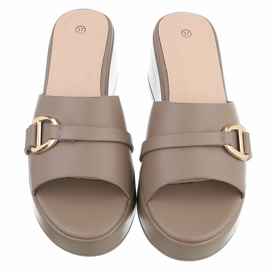 Kaki wedge mules met goudkleurige gesp Cirilla