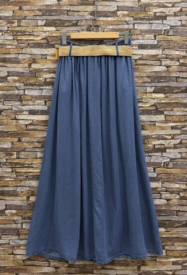 Lange blauwe ultra soft denim rok met riem