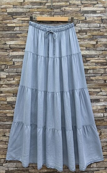 Licht blauwe ultrasoft denim maxi rok met volants en trekkoord