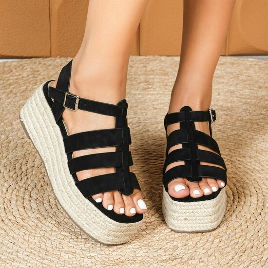 Zwarte plateau sandalen Cecili met gevlochten zool