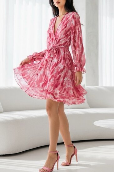 Mooie korte rose wrap jurk met motief