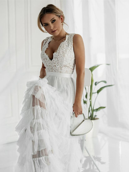 Elegante witte galajurk in tulle