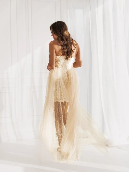 Prachtige korte cream bustier jurk met 3 d bloemen