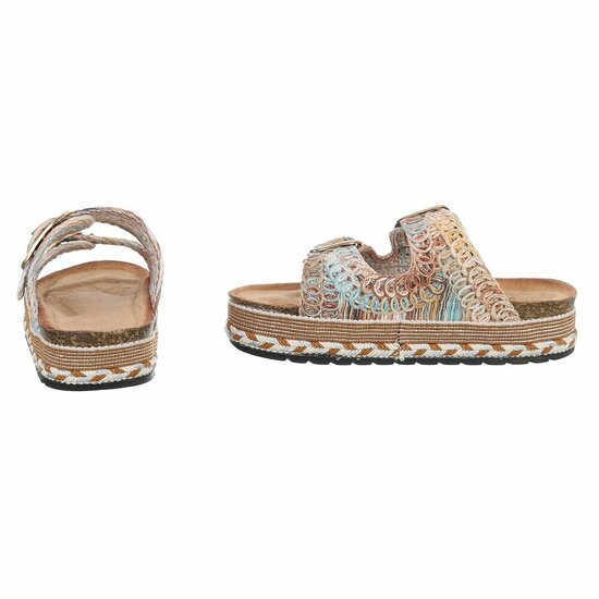 Beige plateau slippers Cendi met gesp en borduurdetails