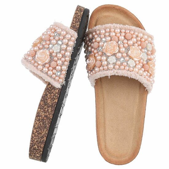 Roze slippers Gisele met parels en bloemen details