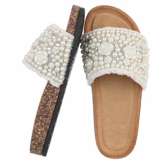 Witte slippers Gisele met parels en bloemen details