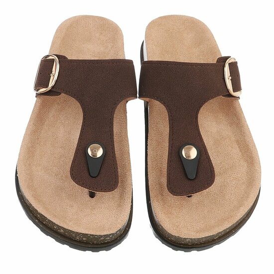 Bruine teenslippers Karin met gesp en comfortzool