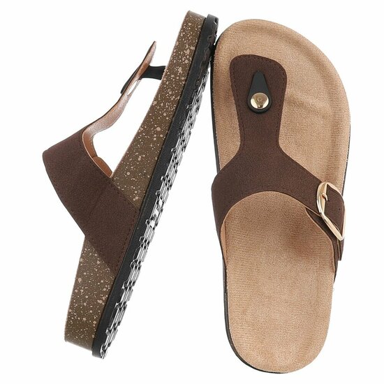 Bruine teenslippers Karin met gesp en comfortzool