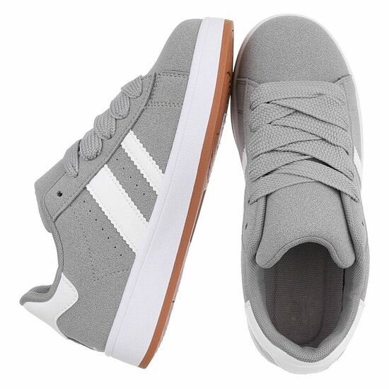 Grijze lage sneaker Hesly met witte strepen