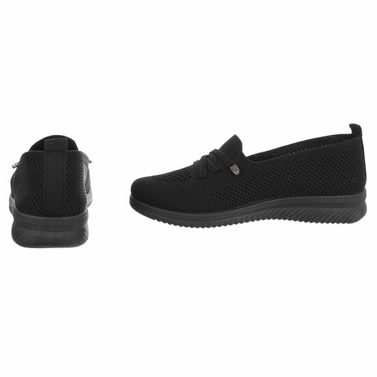 Zwarte instappers Chanika met sleehak – gebreide dames sneakers