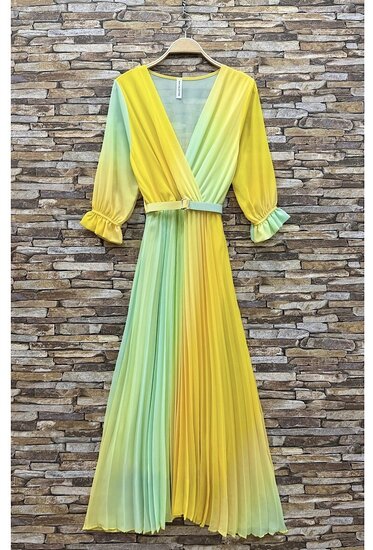 Sierlijke geel-groene mix maxi plisse jurk.