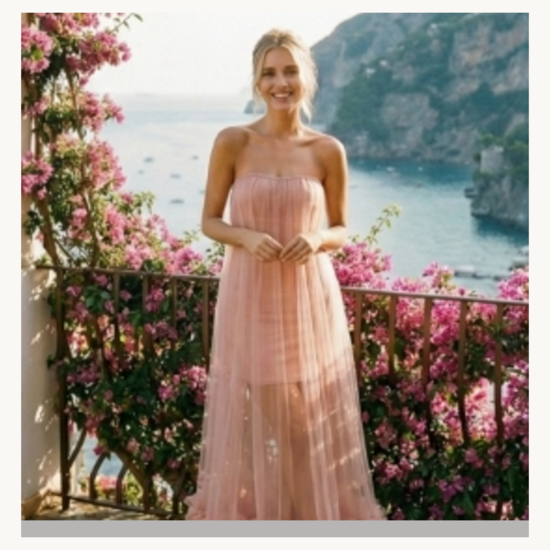 Elegante nudekleurige bustier jurk met tulle