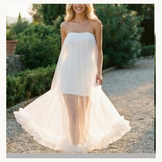 Elegante witte bustier jurk met tulle