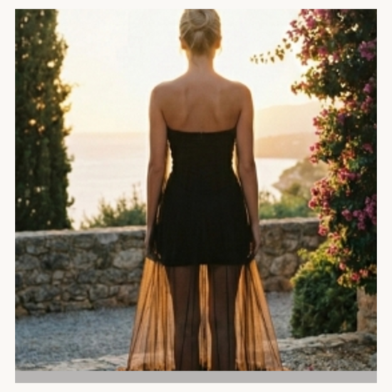 Elegante zwarte bustier jurk met tulle