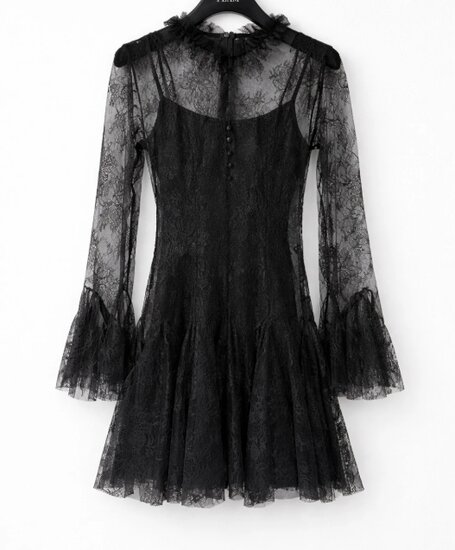 Elegante zwarte kanten jurk met romantische details