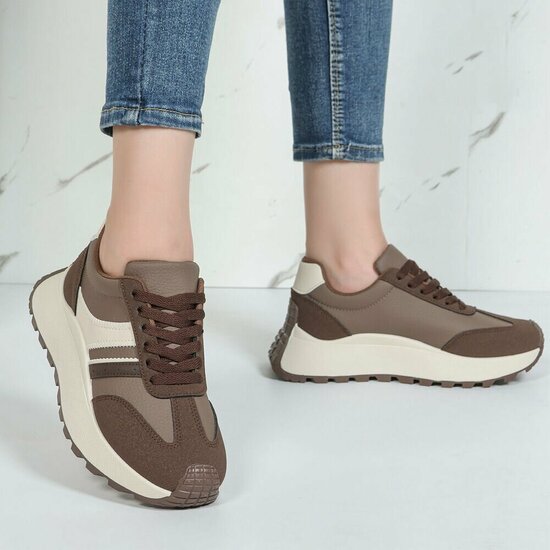 Bruine sneakers Phea met platformzool en beige details  SOLD OUT