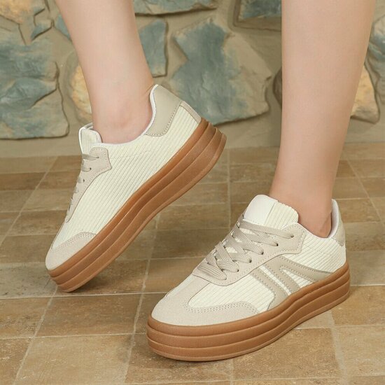 Beige platform sneakers Vita in suédine met ribstructuur